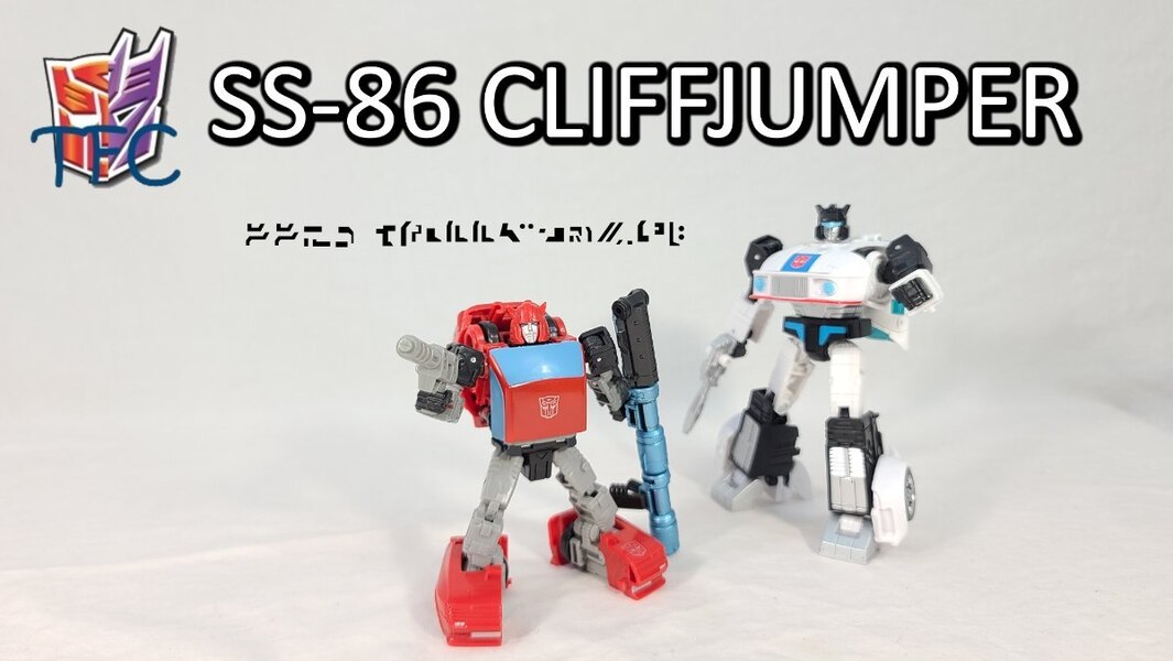 TF Collector Studio Series 86 Cliffjumper Review  (12 of 12)